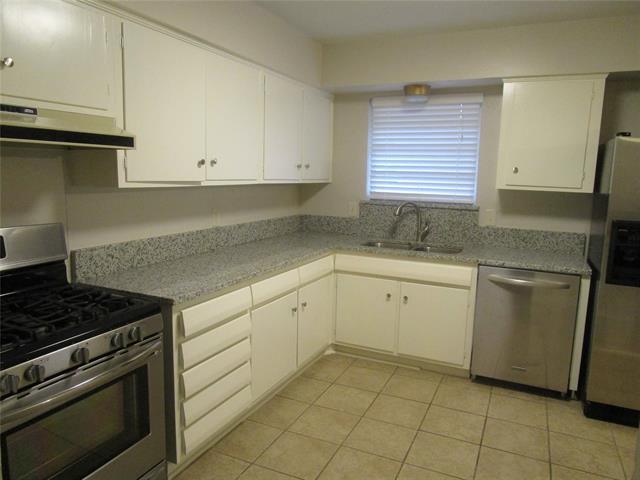 Foto del edificio - 7128 Clemson Dr