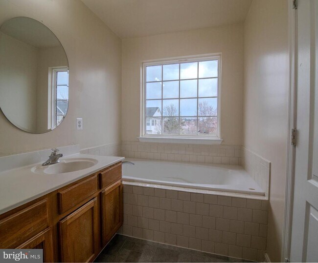Building Photo - 15518 Kennett Square Way