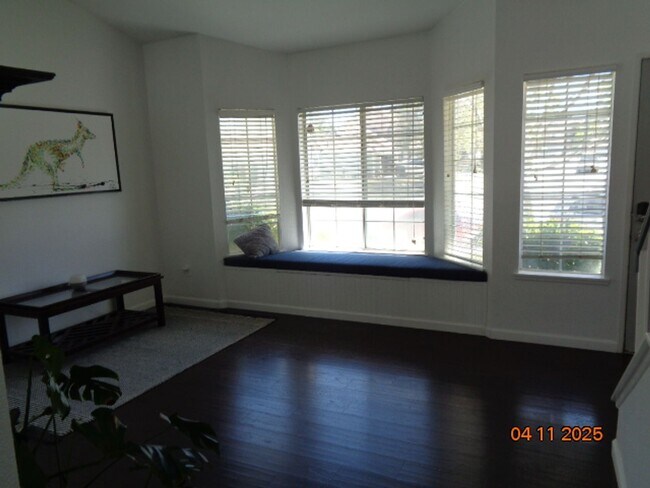 Foto del edificio - 3055 Paxton Ave