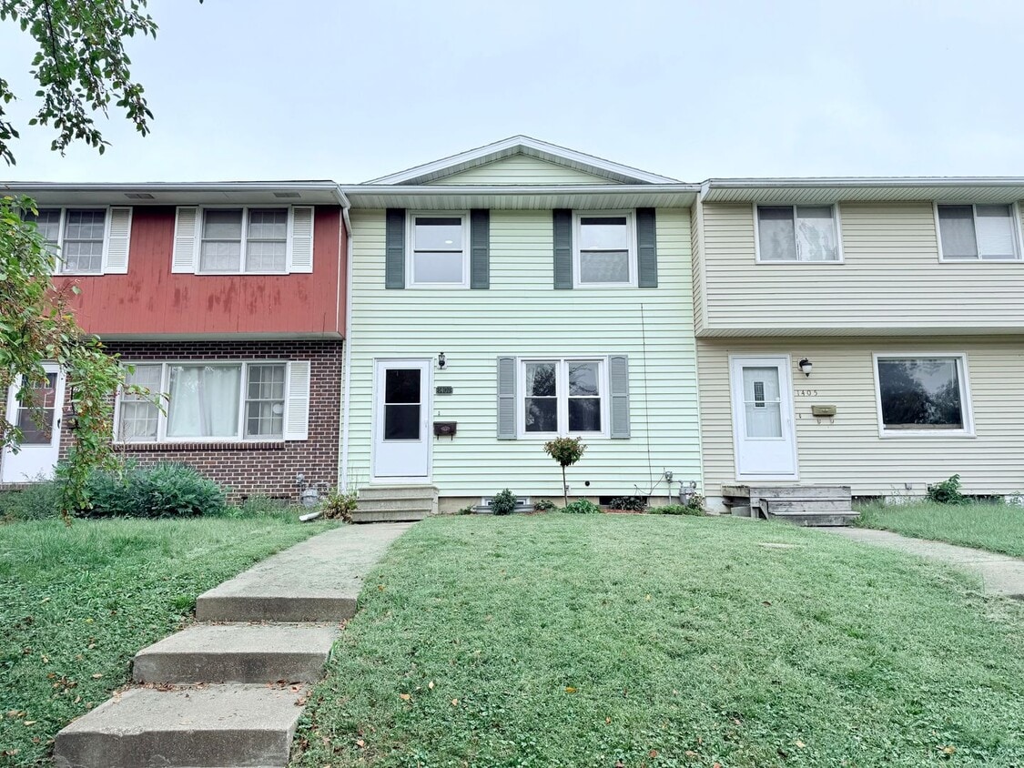 Foto principal - 4-Bed Townhome in Cedar Falls