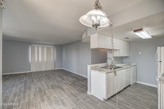 Building Photo - 14407 N Boxwood Ln