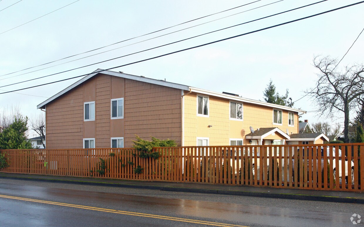 Building Photo - 5907 McKinley Ave