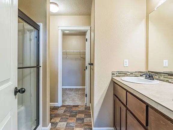 Building Photo - "Cozy 3-Bedroom Retreat with Fireplace on Kingwood St, Forest Grove – Your Perfect Home Awaits!"