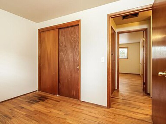 Building Photo - Everett