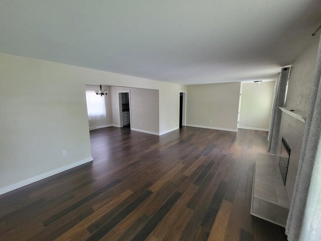 Building Photo - 3771 Bruneal St