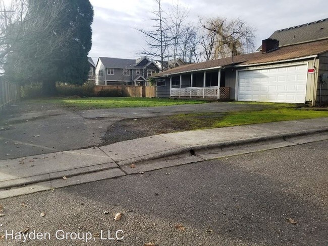 Building Photo - 18526 SW Takena Ct