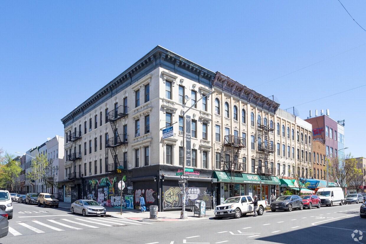 Primary Photo - 313 Knickerbocker Ave