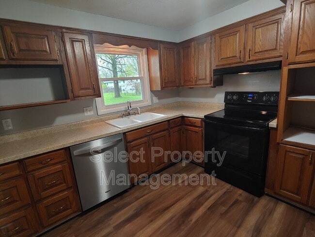Building Photo - 6315 Midfield Dr