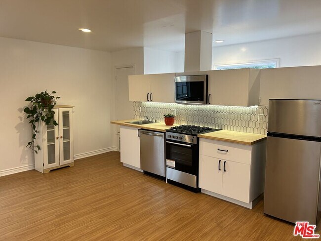 Foto del edificio - 12540 Greene Ave