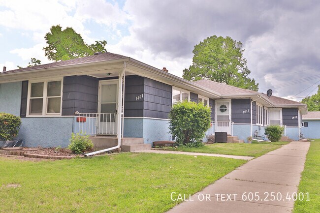 Foto del edificio - Gorgeous 2 Bedroom with a basement near a ...