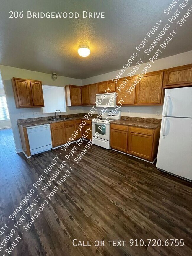 Building Photo - 206 Bridgewood Dr