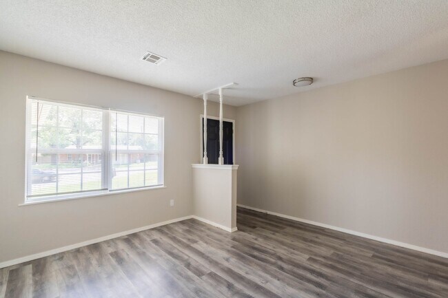 Foto del edificio - 3 Bed | 1 Bath in West Tulsa!