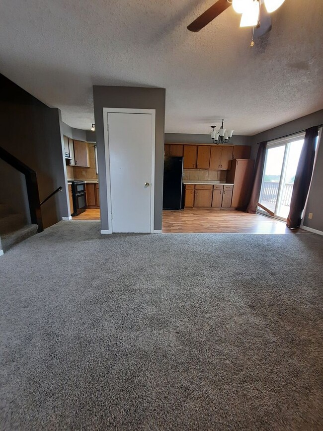 Building Photo - 4 BED | 2 BATH | TRI-LEVEL | DOUBLE GARAGE...