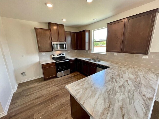 Building Photo - 277 Blacktail Dr