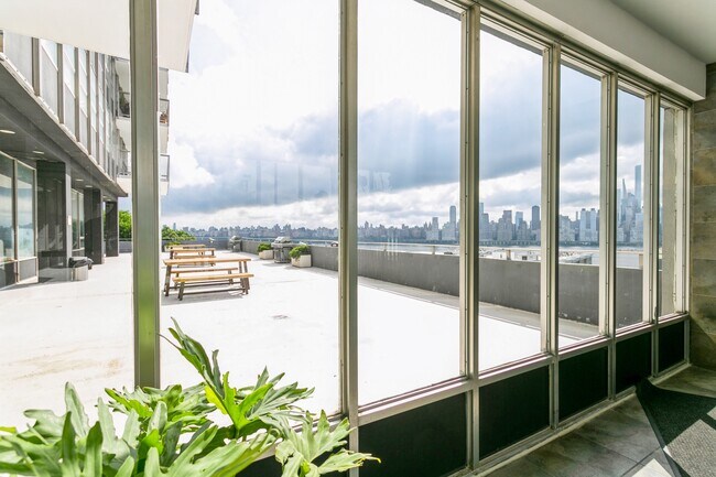 Foto del edificio - 6050 Kennedy Blvd E