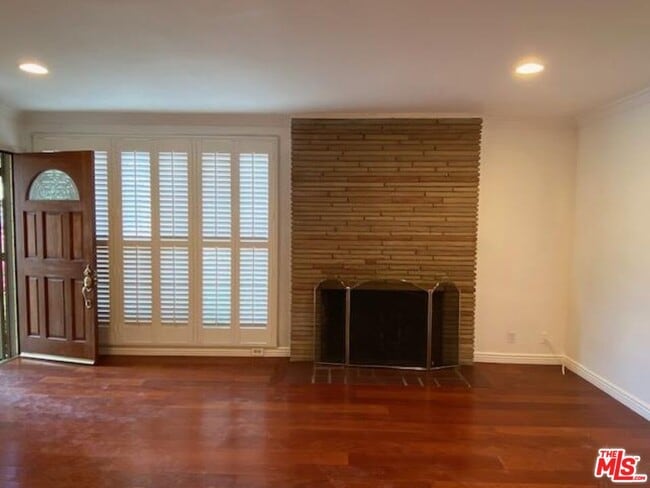 Building Photo - 1619 11th Pl