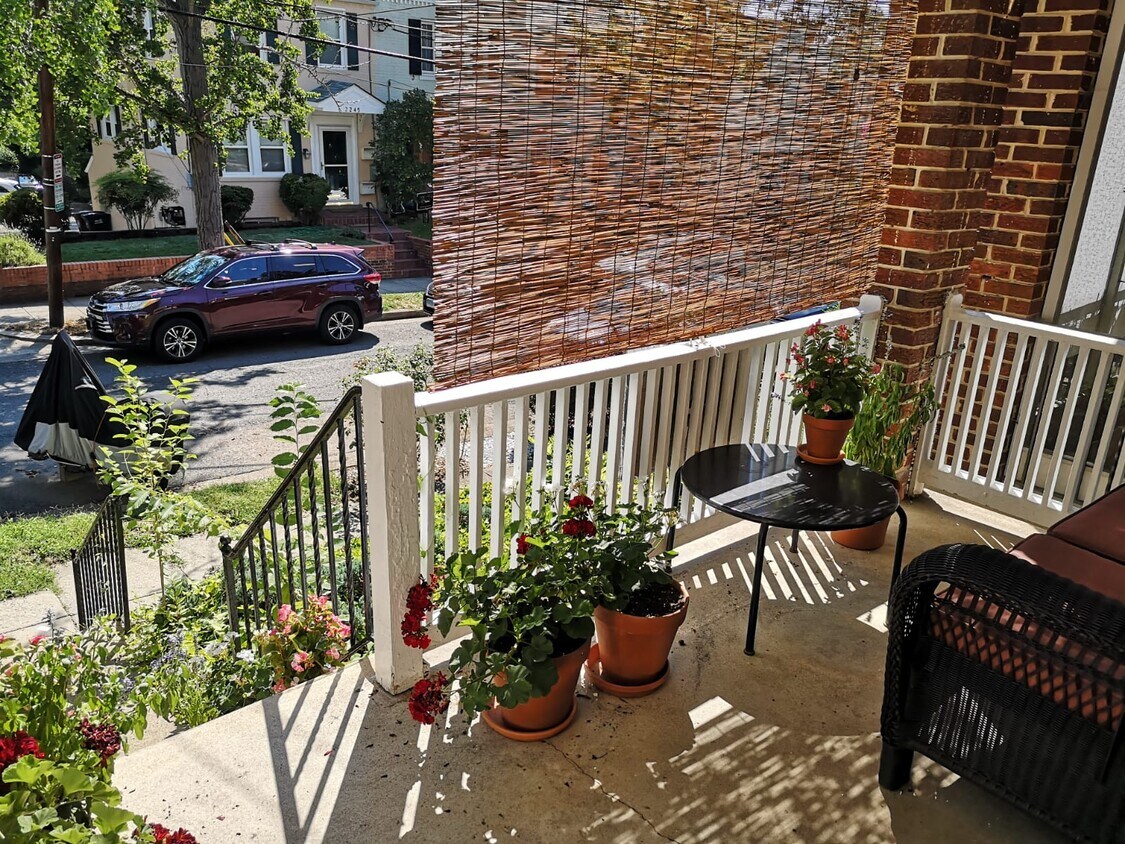 Foto principal - 2240 Observatory Pl NW