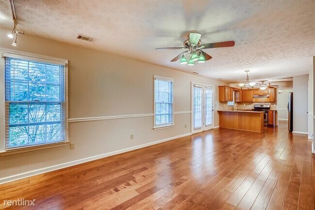 Foto del edificio - 4 br, 2 bath House - 2900 Summit View Ct UNIT