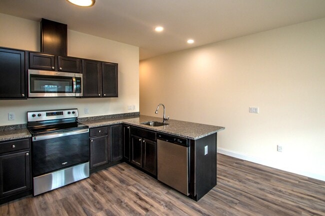 Foto del edificio - 38 Alpine Place Dr