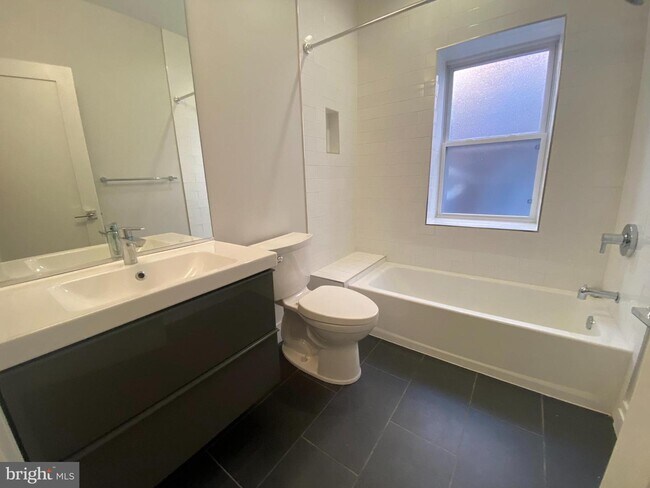 Foto del edificio - 4106 14th St NW