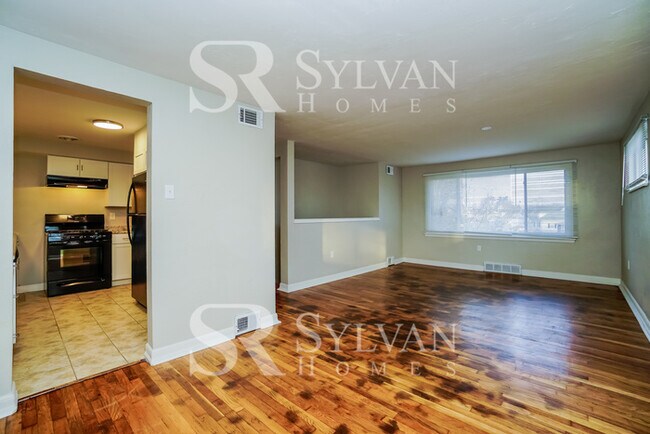Foto del edificio - Prepare to fall in love with this 3 bedroo...