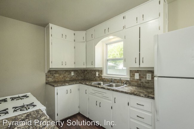 Building Photo - 3 br, 1 bath House - 2320 49th Pl