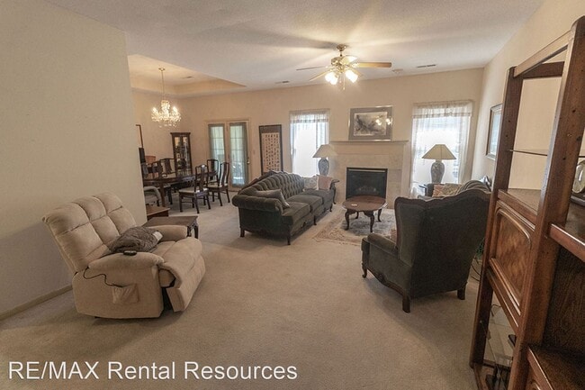 Building Photo - 2 br, 2 bath House - 3617 Augusta Dr