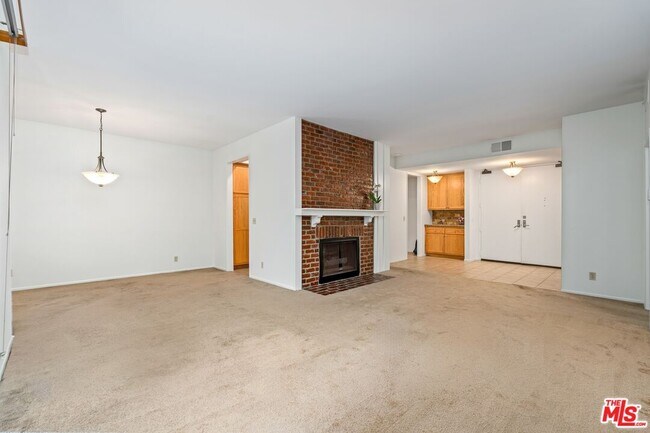 Building Photo - 306 Bora Bora Way