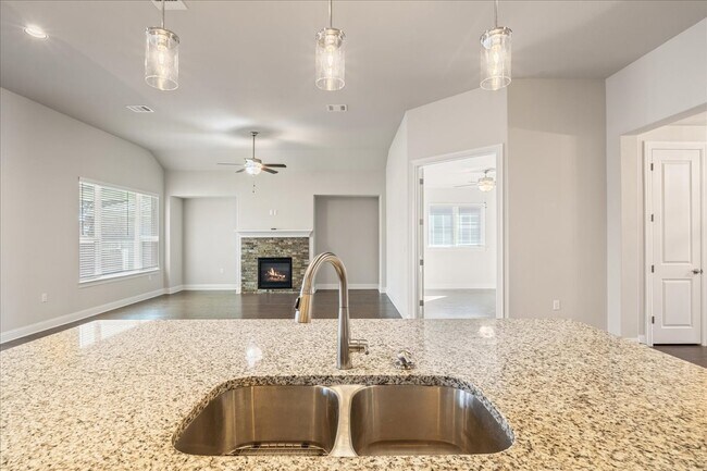 Building Photo - 108 Strata Dr