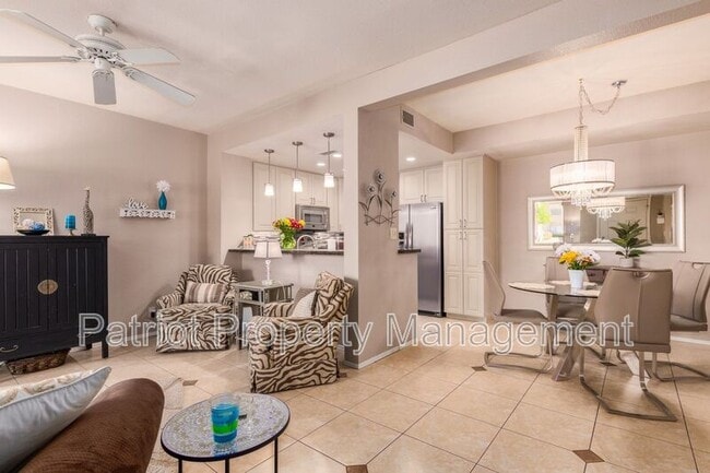 Foto del edificio - 9708-9708 E Vía Linda