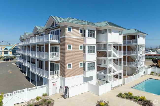 Arlington Beach Club