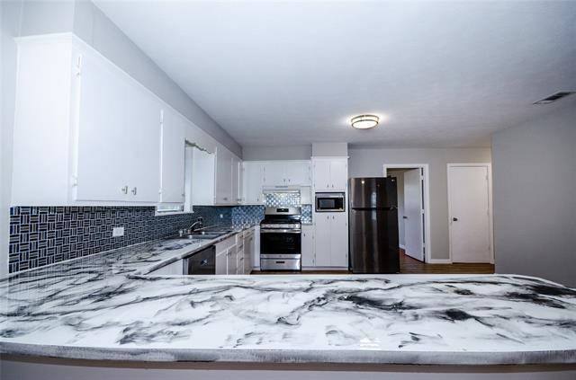 Building Photo - 104 Cole St