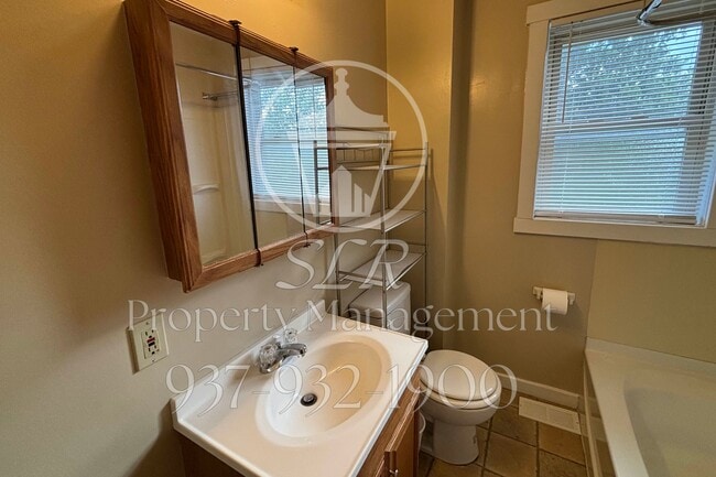 Building Photo - 227 James St