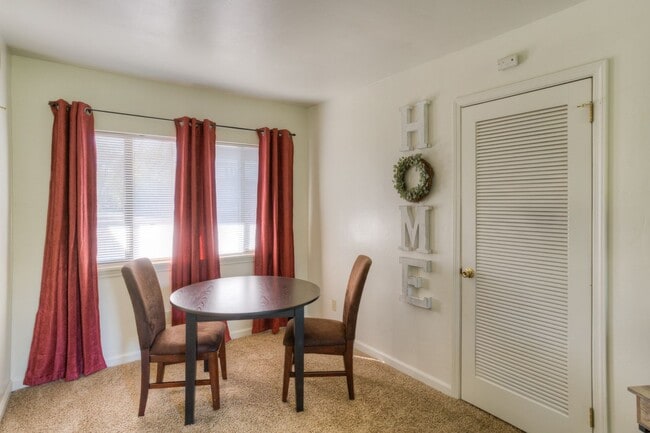 Building Photo - 2830 North Ave