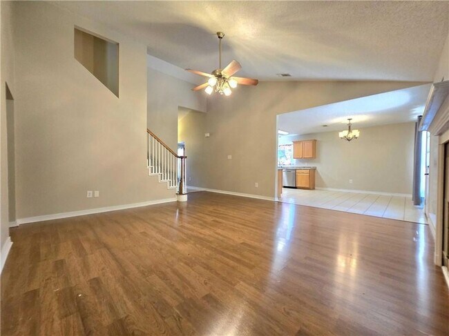 Foto del edificio - 1045 Claire Dr