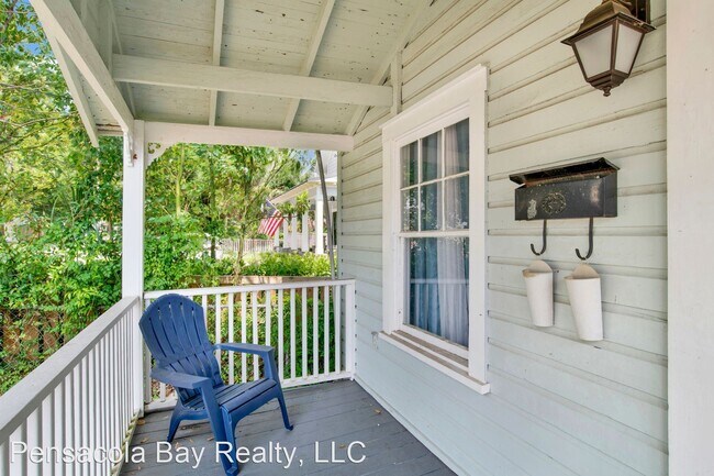 Building Photo - 1 br, 1 bath House - 407 W Strong St.