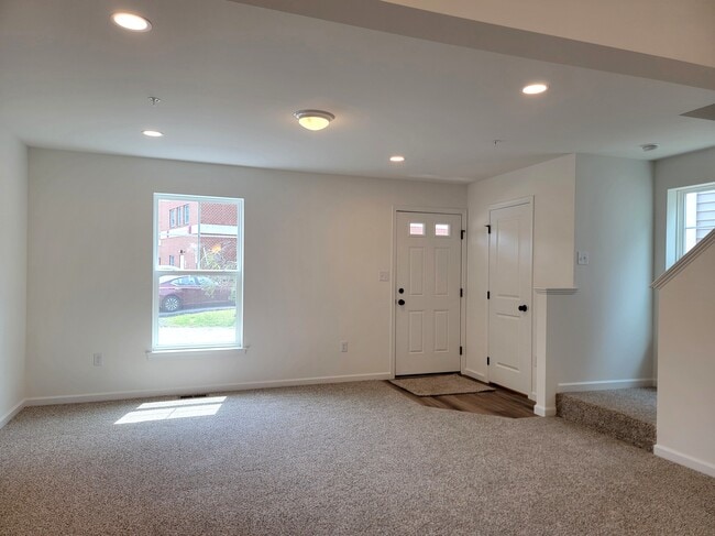 Building Photo - 8 Kuechler Ct