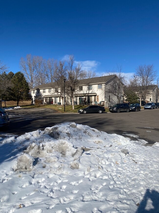 Building Photo - 1621 Underhill Dr