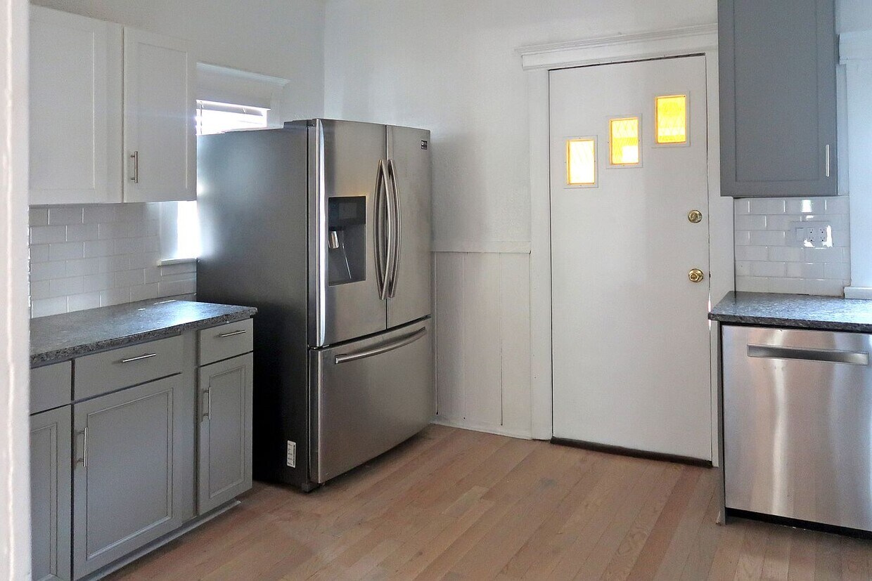 Foto principal - 1286 Oakwood Ave