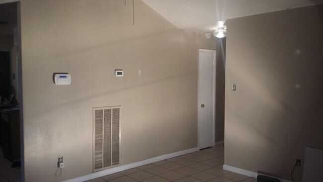 Foto del edificio - 3522 Churchill Gardens Ln
