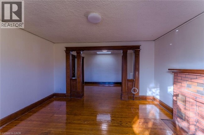 Building Photo - 1369 Main St E