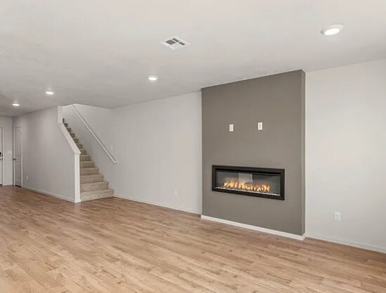 Building Photo - 2629 Meadows Ln