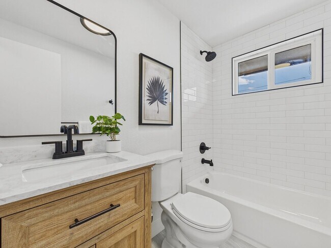 Foto del edificio - 1370-1372 Zenobia St.