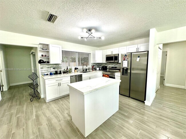 Building Photo - 3511 Quentin Ave
