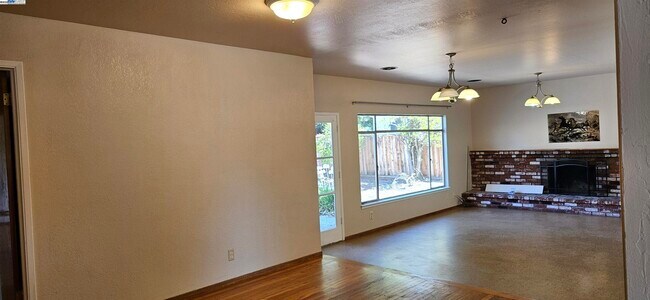 Foto del edificio - 41772 Chadbourne Dr