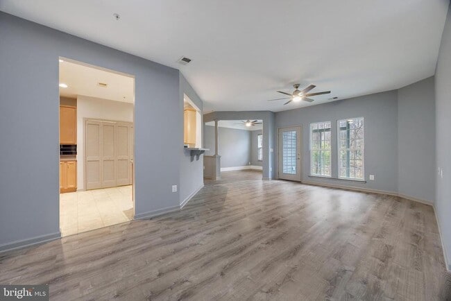 Building Photo - 8390 Ice Crystal Dr