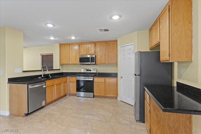 Foto del edificio - 4748 Golden Shimmer Ave