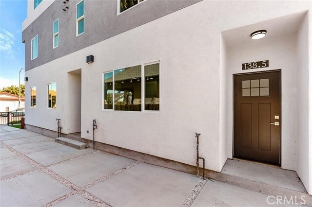 Building Photo - 136 W 48th St