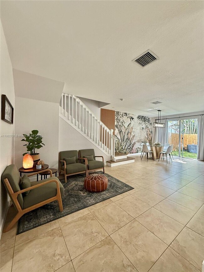 Foto del edificio - 1034 NE 208th St