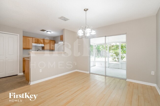 Foto del edificio - 11880 Lake Bend Cir